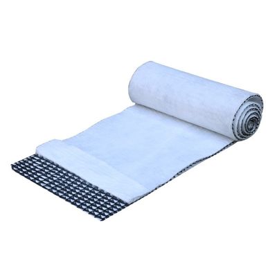 Geonet de drainage composite géotextile adhésif de 5 mm pour améliorer les performances de drainage