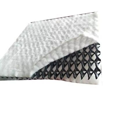 Réseau de drainage composite pour gazon artificiel