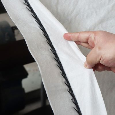 Geonet de drainage composite géotextile adhésif de 5 mm pour améliorer les performances de drainage
