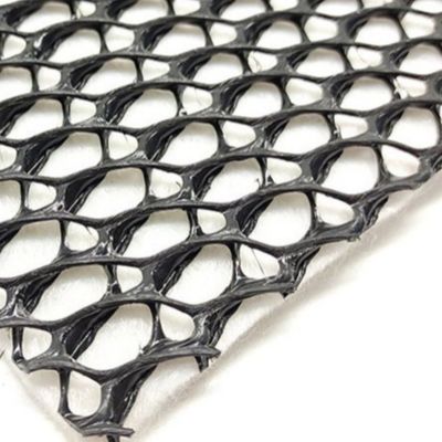 Geonet de drainage composite géotextile adhésif de 5 mm pour améliorer les performances de drainage