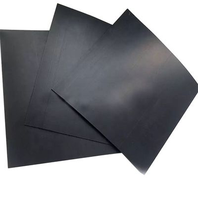 L'étagère de la ferme de poissons est recouverte d'une membrane géomembrane en HDPE longueur 50-200m Noir Blanc Bleu Vert personnalisé