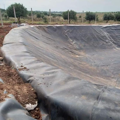 Surface doublée lisse/texturée HDPE géoliner pour l'Indonésie étang de pisciculture largeur 1m-8m
