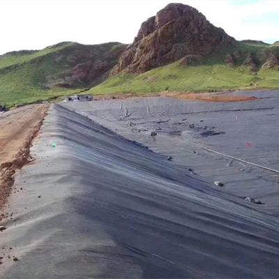 Geomembrane noir brillant 1,5 mm/2,0 mm HDPE pour revêtements de barrage en plastique imperméable