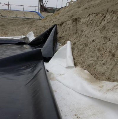 Udg Layfield géomembrane pour le projet de réservoir en Afrique du Sud en surface doublée lisse