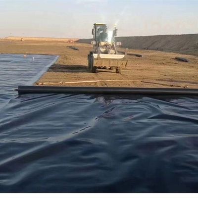 Surface lisse 0,5 mm HDPE feuille de revêtement de géomembrane pour la piscine d'élevage du poisson