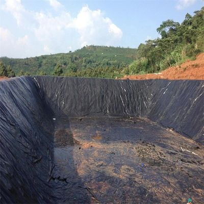 Design industriel Le revêtement d'étang à géomembrane en HDPE lisse pour les applications de décharge