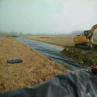 Design industriel Le revêtement d'étang à géomembrane en HDPE lisse pour les applications de décharge