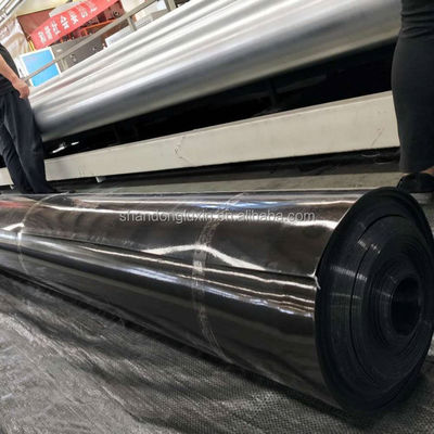 Longueur 50m-100m Géomembrane brillante en plastique HDPE imperméable à l'eau lisse pour étang Liner brillante