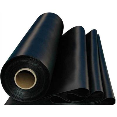 0.5mm 1.0mm 1.5mm 2.0mm Géomembrane noire pour étang de poisson Longueur du revêtement du fond 50-200m