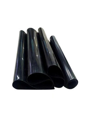 0.5mm 1.0mm 1.5mm 2.0mm Géomembrane noire pour étang de poisson Longueur du revêtement du fond 50-200m