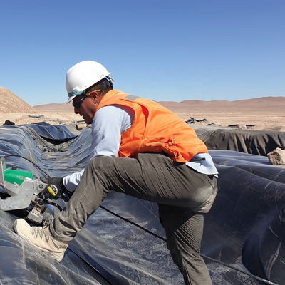 Liner d'étang de poisson HDPE rouleaux noirs géomembrane 0,5 mm 1,5 mm avec assistance après-vente
