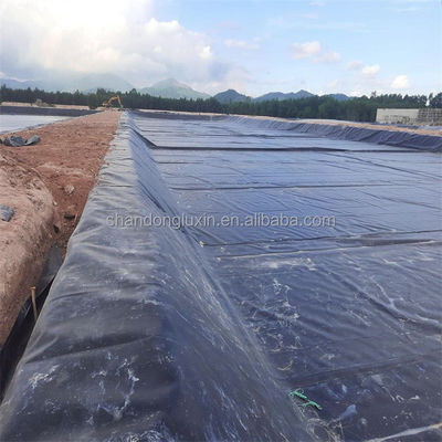 Géomembrane personnalisée pour les étangs de poissons et le génie civil épaisseur 1 mm-2 mm Durable