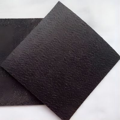 Géomembrane texturée noire de 1 mm et 2 mm d'épaisseur pour prévenir les fuites en aquaculture