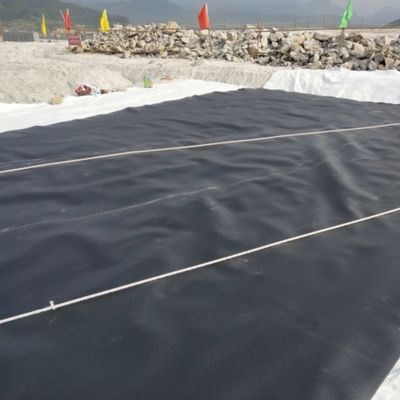 50-200m longueur géomembrane HDPE durable en noir pour les réservoirs de stockage d'eau et les étangs de poissons