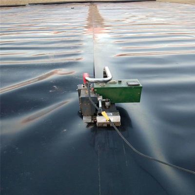 Géomembrane en HDPE à double texture lisse/double texture pour réservoir d'étang et fournisseur de solutions de piscine