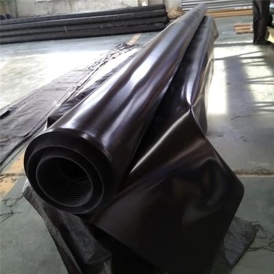 Lingerie pour étang de poisson à géomembrane pour réservoirs de stockage d'eau Longueur 50-200m Standard ASTM GRI-GM13