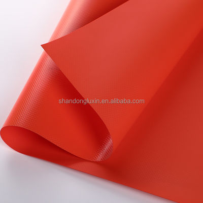 Couvertures de bâches en PVC non tissé imperméables pour la protection des camions et des bateaux contre toutes les conditions météorologiques