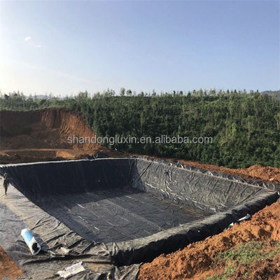 Géomembrane imperméable pour les décharges et les barrages