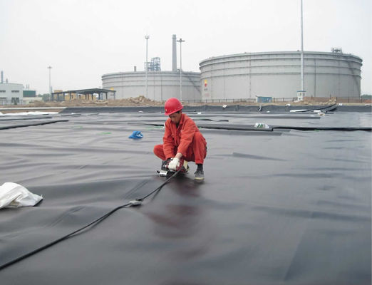 Géomembrane en HDPE à double surface lisse de 1 mm pour réservoirs et barrages circulaires dans l'industrie minière