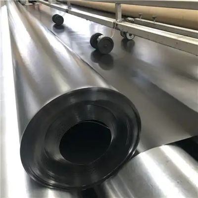 fournit directement une géomembrane HDPE de 1,5 mm et 2,0 mm pour des projets extérieurs résistant aux ponctions