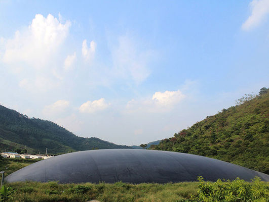Géomembranes lisses de 2 mm, parfaites pour les bassins d'oxydation, les fosses septiques et les digesteurs de biogaz