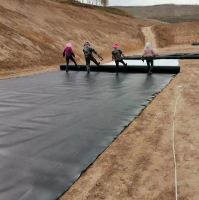 Largeur de 1m-8m Noir Blanc Vert Bleu HDPE Geomembrane Liner pour les projets environnementaux