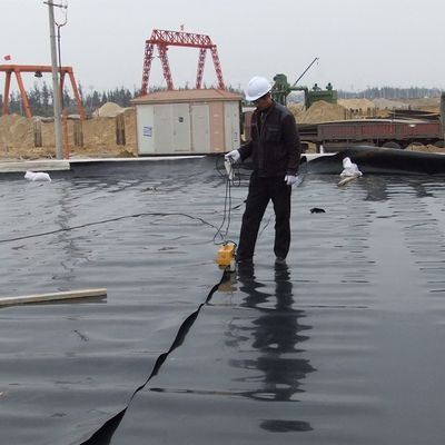 L'étagère de poisson en HDPE à géomembrane lisse moderne pour les décharges 1 mm à 2 mm Longueur 50-200m
