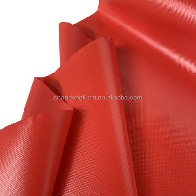 840D*840D-1300D*1300D Tissus en PVC résistant à l'eau et résistant aux intempéries pour les couvertures de camions