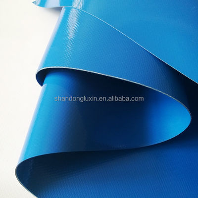 Tissu en PVC revêtu Polyester rouleaux de bâches pour auvents extérieurs et couvertures de camions Bon