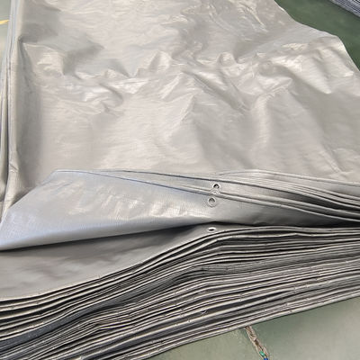 Târpoulin revêtu de PE résistant aux UV en gris argenté pour une protection imperméable à l'eau Largeur 2-11m
